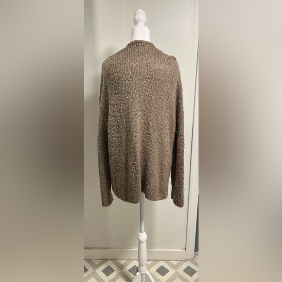 GAP cozy mid length sweater size L no damage good condition smoke free home - Picture 4 of 5